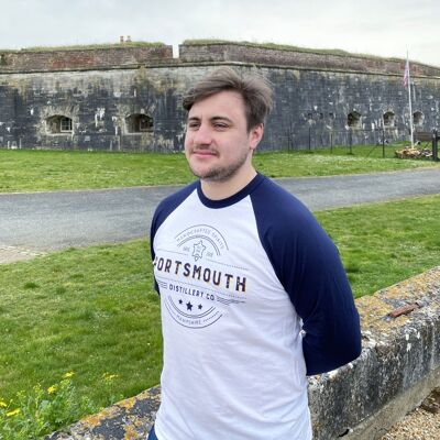 T-Shirt Portsmouth Distillery – Manica Lunga - Media