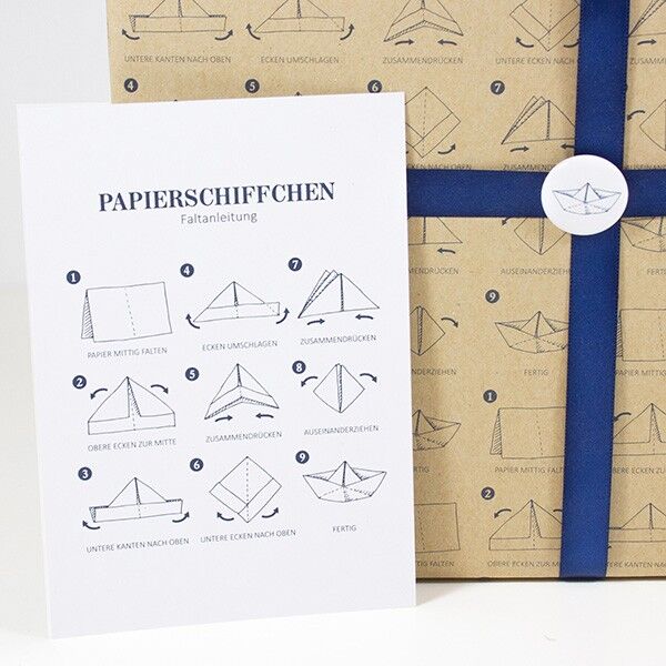 Barca di carta da cartolina