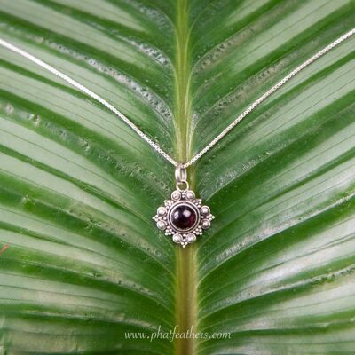 Gemstone Pendant Necklace - Garnet