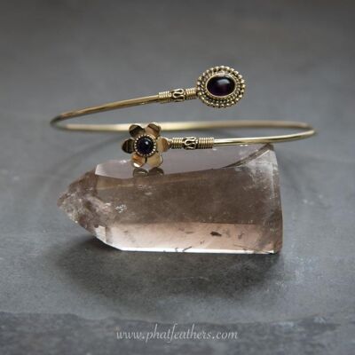 Delicate Gemstone Arm Bangle - Black Onyx Flower