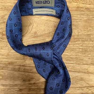 Silk accessoire recycled and made of Kenzo silk tie