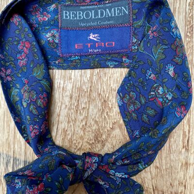 Silk accessoire recycled and made of Etro silk tie