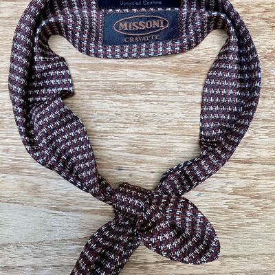 Silk accessoire recycled and made of a Missoni silk tie