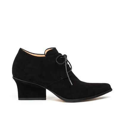 Joan lace ups black