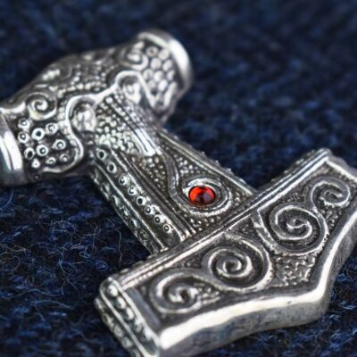 925 Plata Viking Age Replica Skane Thor's Hammer - Rojo