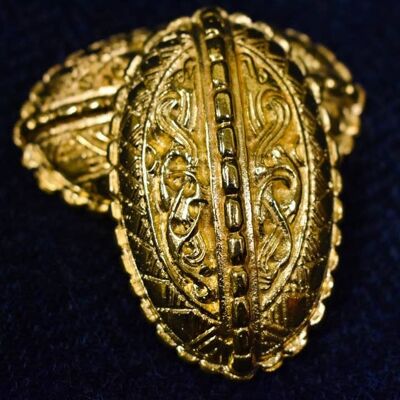 Vergoldetes Paar Repliken ovaler Broschen im Broa-Stil der Wikingerzeit