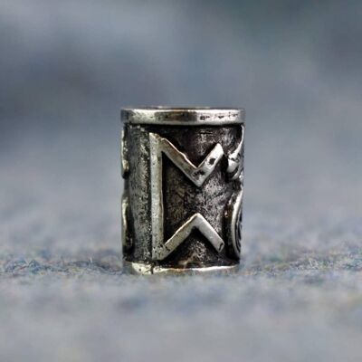 Viking rune bead : peorth