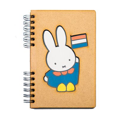 Duurzaam houten notitieboek | Gerecycled papier | Navulbaar | Nijntje met Vlag en Klompen-A5