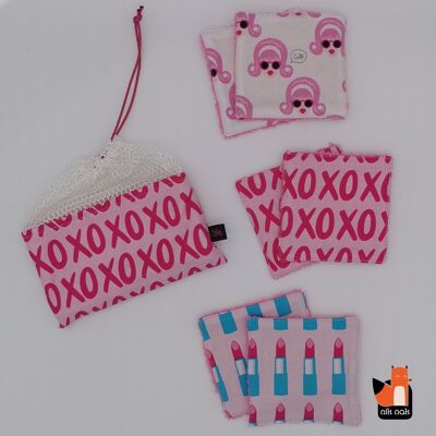 XOXO pouch + 6 sponge wipes