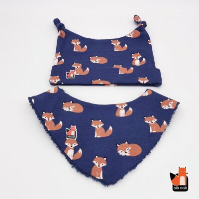 BONNET y BIB con estampado Fox