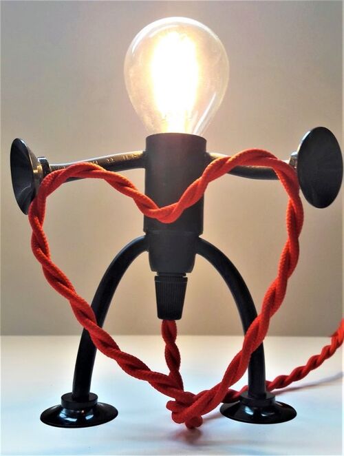 Benjamin Bright; * Dutch Design Tablelamp * Size E14 * With red cord 1,5 meter + cordswitch  * With black designplug (different plug available for the UK)
