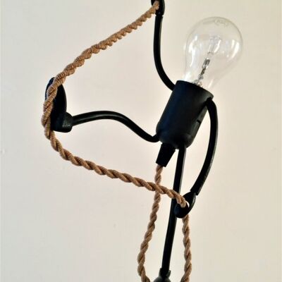 Mr.Bright One sur une corde ; * Longueur 75 cm, le fil ressemble à une vraie corde * Facile à ajuster la hauteur