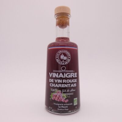 Red wine vinegar aged in oak barrels