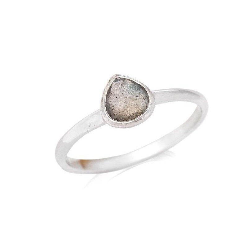 Anello cuore con labradorite naturale multicolore, in argento rodiato 925/1000 - CJF-BA007-LB