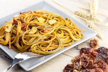Spaghetti Aglio Piccante, Pasta Italiana Tranciata Al Bronzo Condimento Pronta Da Cuocere - 3 Porzioni 3