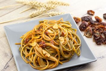 Spaghetti à l'ail épicé, pâtes italiennes coupées en bronze prêtes à cuire avec assaisonnement - 3 portions 7