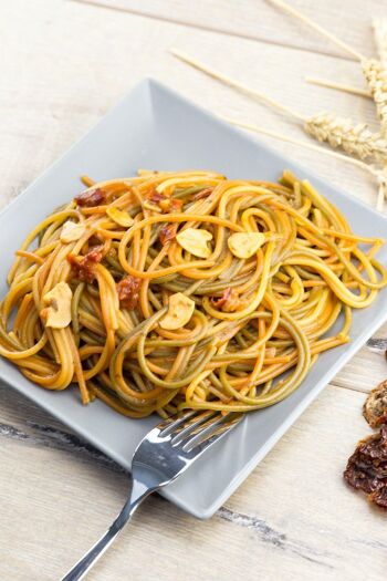 Spaghetti à l'ail épicé, pâtes italiennes coupées en bronze prêtes à cuire avec assaisonnement - 3 portions 8