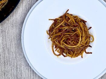 Spaghetti épicé "Assassina" avec sauce tomate, pâtes italiennes coupées en bronze prêtes à cuire avec assaisonnement - 3 portions 6