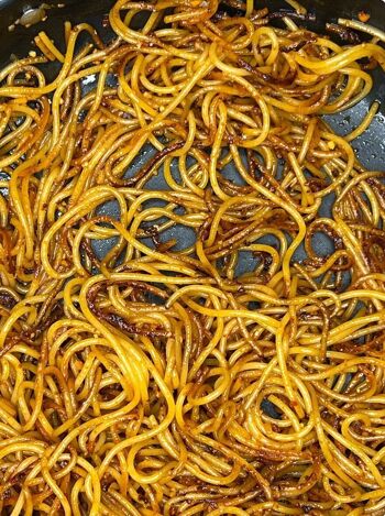 Spaghetti épicé "Assassina" avec sauce tomate, pâtes italiennes coupées en bronze prêtes à cuire avec assaisonnement - 3 portions 7