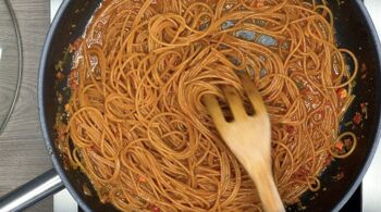 Spaghetti "Capri" avec Capperi sotto sale et Paprika dolce affumicata, Pâtes italiennes tranchées au Bronzo avec Condimento - 3 Porzioni 4