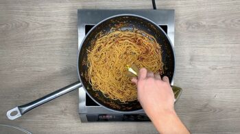 Spaghetti à la "Boscaiola" avec Porcini e Pomodoro, pâtes italiennes immédiatement trafilées au bronzo avec condimento - 3 portions 4