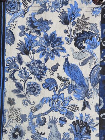 Etole foulard écharpe en laine bleu marine et blanc motif oiseaux et fleurs Jardin anglais 3