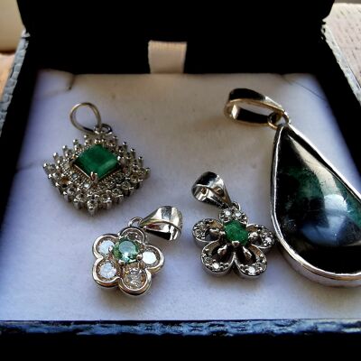 Emerald silver flower necklace pendant