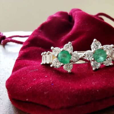 Emeralds and zirconia candonga flower earrings