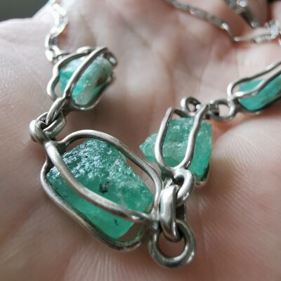 Raw emeralds chain
