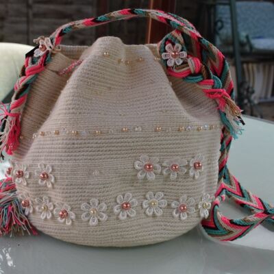 Medium Embellished white Wayuu shoulder Bag