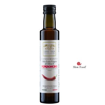 Huile d'olive aromatisée au piment  (250 ml) Luigi Tega 1