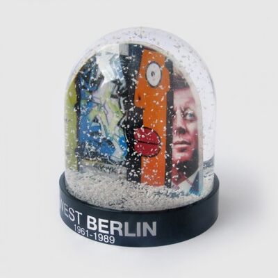SNOW GLOBE BERLIN