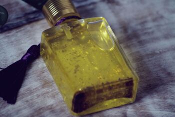 Parfum occulte de sorcière 4