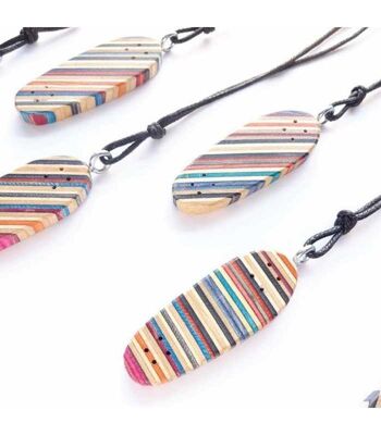 Collier pendentif Cruiser Skateboards recyclés 1