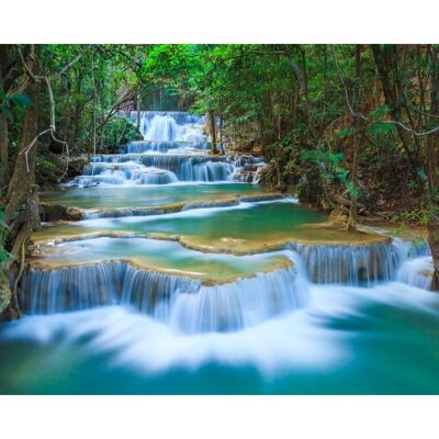 Laminiertes Poster: Wasserfall im Wald 40cm x 50cm