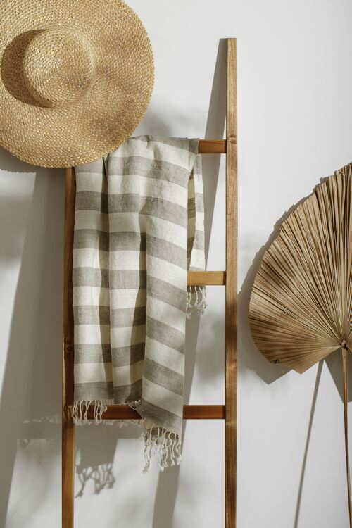 Linen Beach Towel / Natural stripes