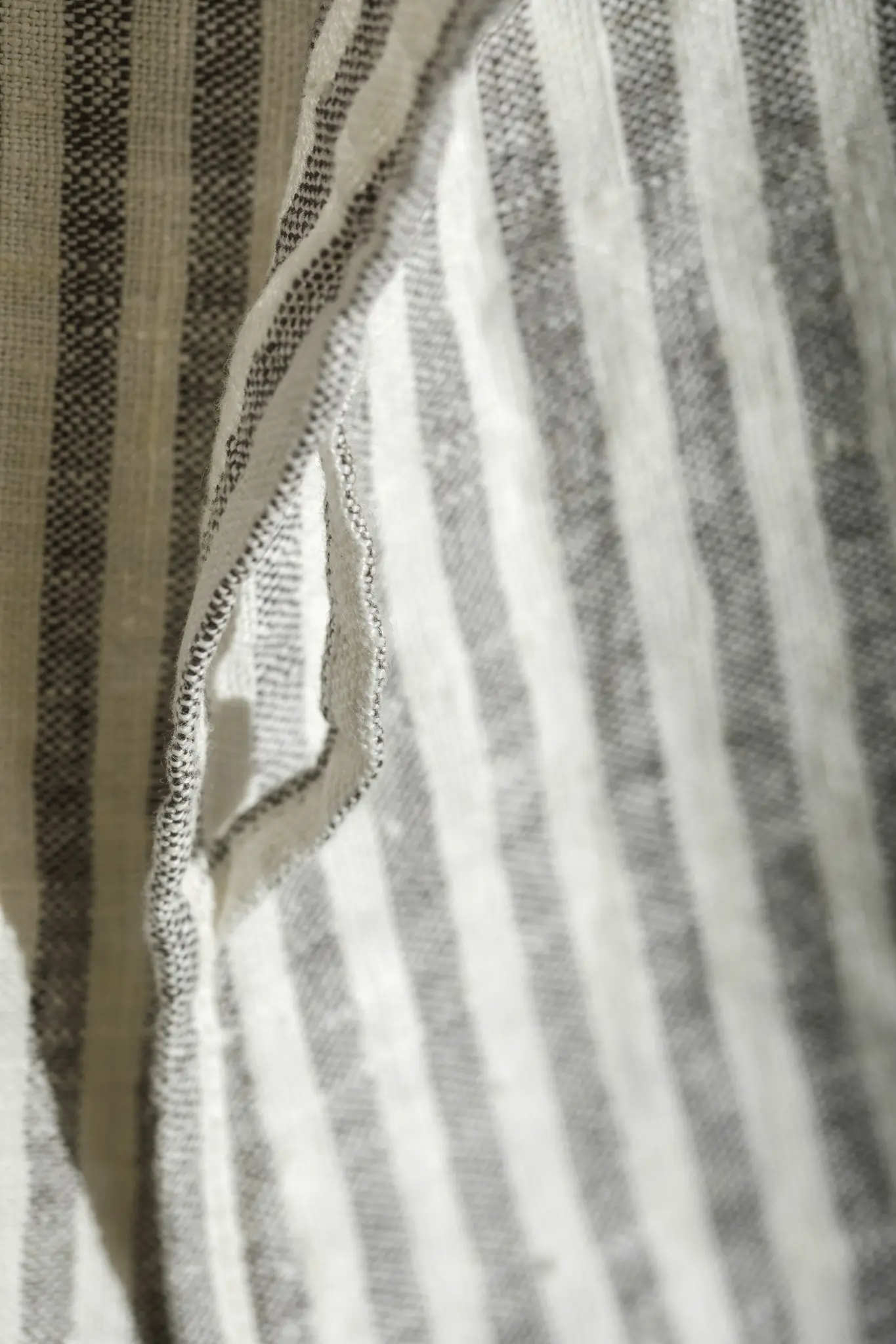 Linen Beach Towel / Grey stripes