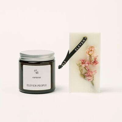 GIFT PACK CANDLE + CLOSET WAX BAR AIR FRESHENER 07 CARACAS: Pear, Peony and Patchouli.