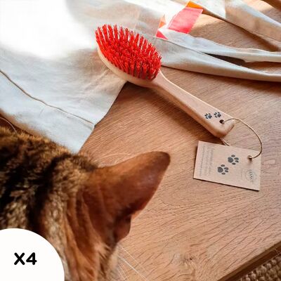 SMALL WOODEN BRUSH FOR ANIMAL GROOMING