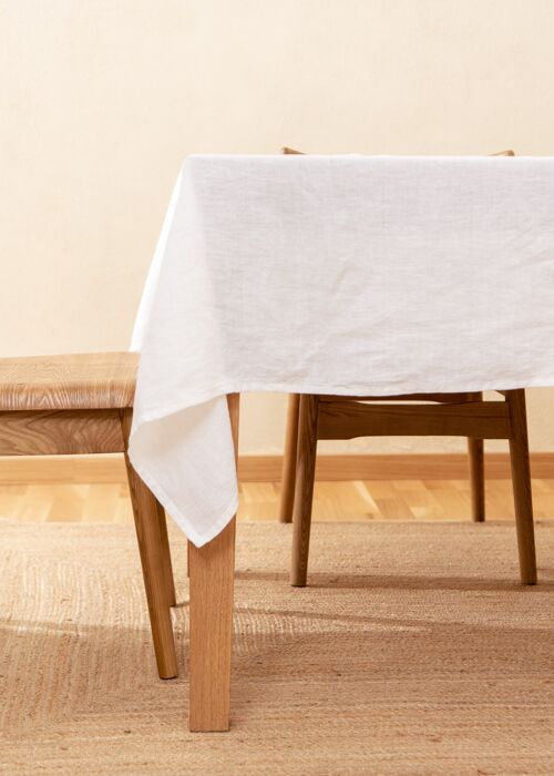 Tablecloth in White Linen in 140x140 cm