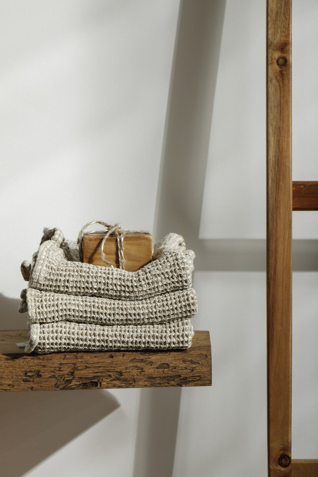 Waffled linen bathroom towel / Small