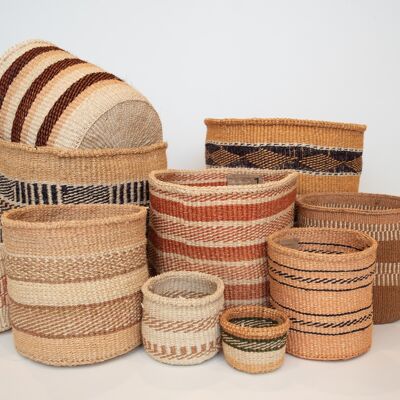 Handwoven sisal basket - traditional colours - size XS