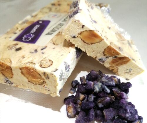 Nougat aux pétales de violette cristallisés