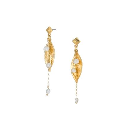 Gold laurel charm pearl earrings