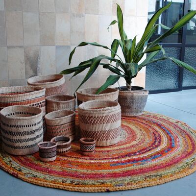 Handwoven sisal basket - traditional colours - size L