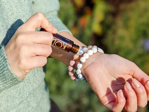 Howlite & Lava Bead Gemstone Beaded Aromatherapy Bracelet