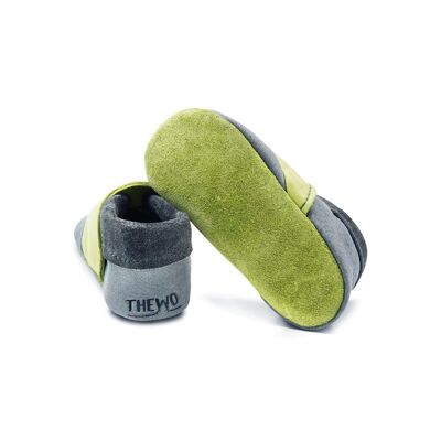 THEWO | Kinderschuhe aus Öko-Leder | Farbe: grau - grün | Motiv: Teddy