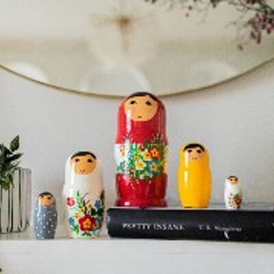 Nesting dolls flower bouquet Red 10 cm.  5 Pieces