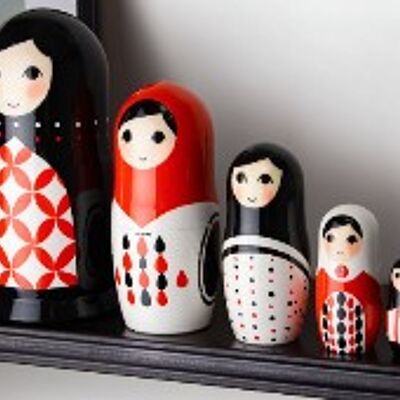 Nested dolls black and red pattern 18 cm.  5 Pieces
