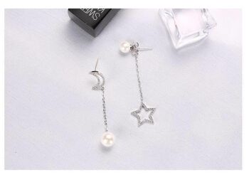 Boucles d'Oreilles Asymétriques Strass Lune Etoile avec Perle - Or 1